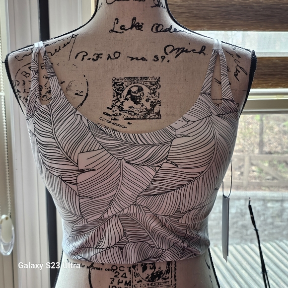 Victoria's Secret Leaf Print White Crop Top - Picture 2 of 5